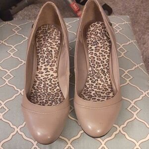 Life Stride Taupe Women's Heels